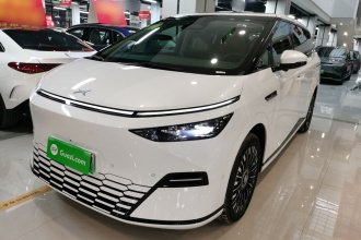 Xpeng X9 740 Long Range Max 2025 – 284800 CNY